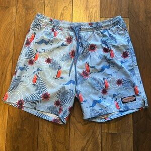 Vineyard Vines swim trunks, lined, small, 6.5”